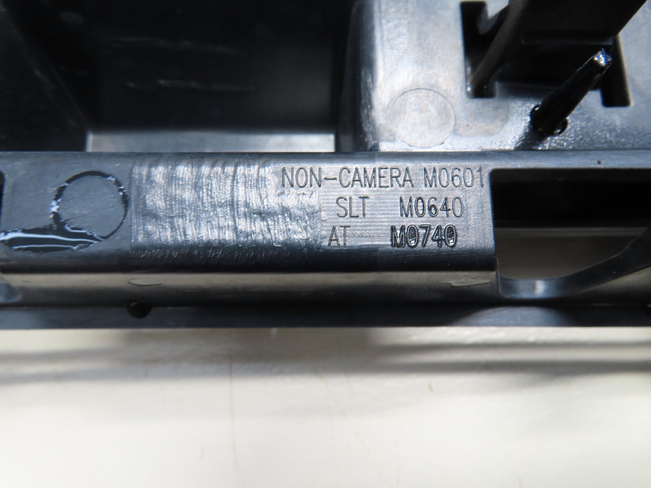 2019-2021 GMC SIERRA 1500 SLT FRONT BUMPER GRILLE GRILL W/ EMBLEM OEM 84699829