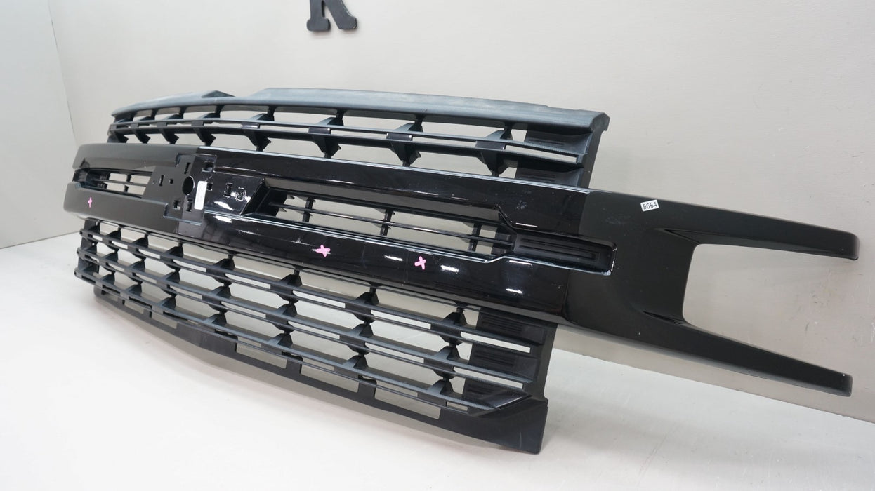 2019-2021 CHEVROLET SILVERADO 1500 FRONT BUMPER RADIATOR GRILLE OEM 84128450