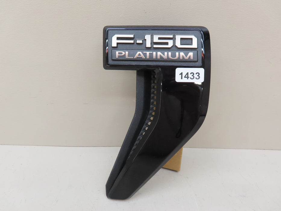 2021-2023 FORD F-150 PLATINUM FRONT RIGHT PASSENGER SIDE FENDER VENT EMBLEM OEM