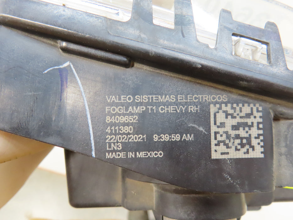 2019-2022 CHEVROLET SILVERADO 1500 FRONT RH FOG LIGHT OEM