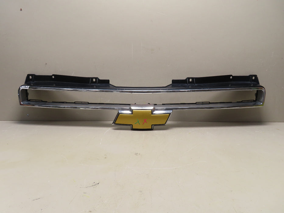 2007-2014 CHEVROLET TAHOE SUBURBAN FRONT UPPER GRILLE 15835087