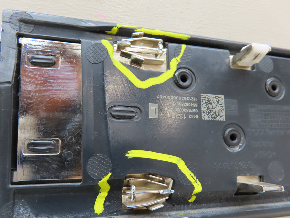 2019-2022 GMC SIERRA 1500 FENDER VENT FRONT LEFT DRIVER SIDE OEM 84431322