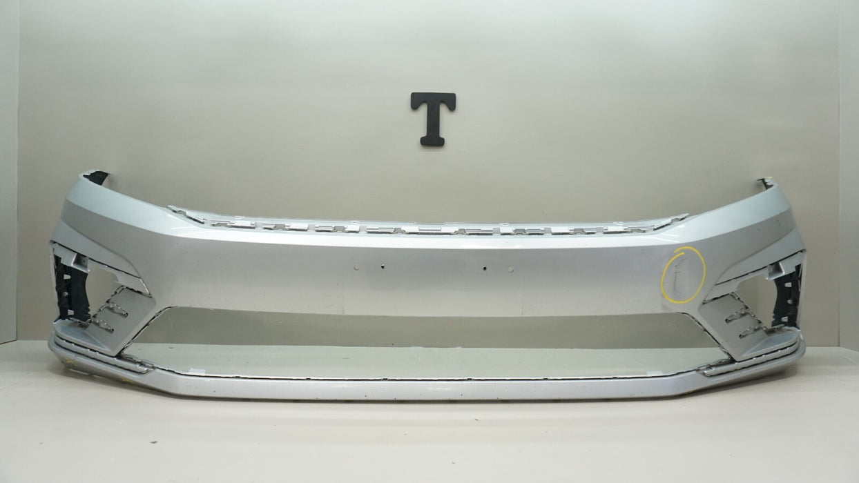 2015-2018 VOLKSWAGEN JETTA GLI FRONT BUMPER COVER 561.807.221.E OEM 15 16 17 18