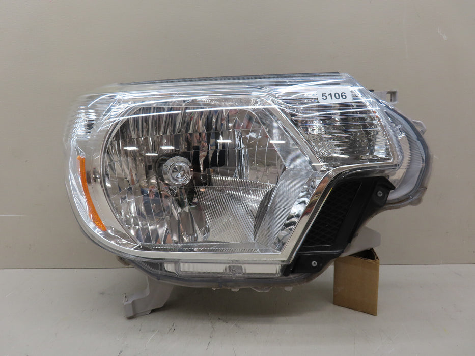 2012-2015 TOYOTA TACOMA RIGHT PASSENGER SIDE HEADLIGHT OEM