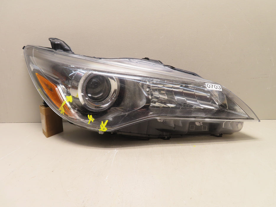 2015 2016 2017 TOYOTA CAMRY RIGHT PASSENGER HEADLIGHT LAMP HALOGEN OEM