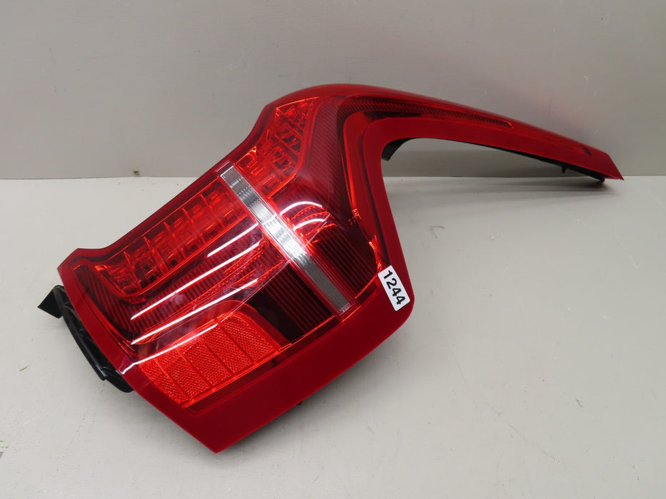 2016 - 2019 VOLVO XC90 REAR RIGHT PASSENGER SIDE TAILLIGHT STOP BRAKE LAMP OEM