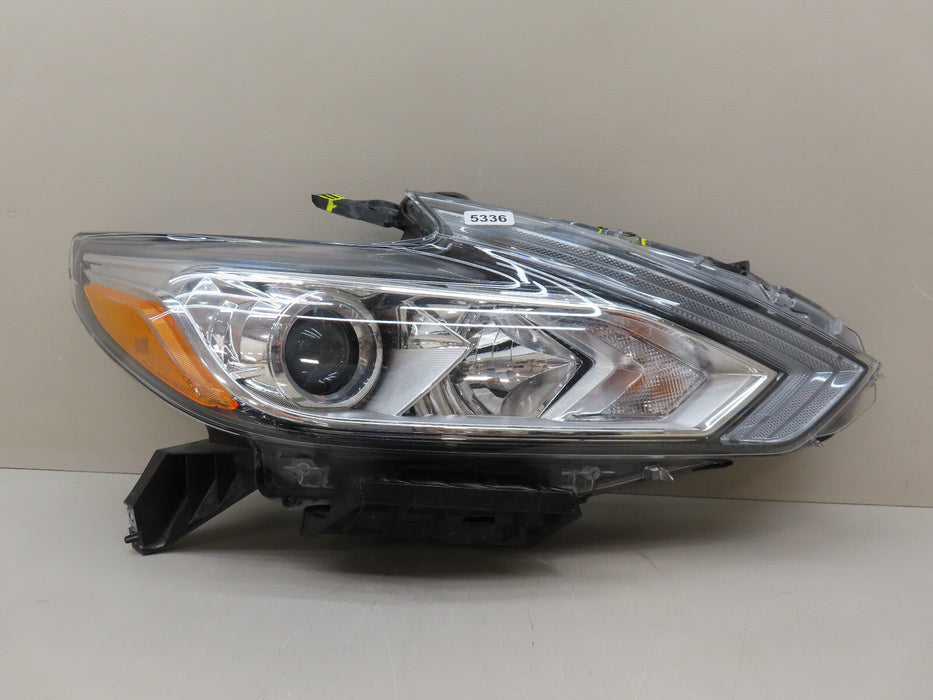 2016-2018 NISSAN ALTIMA FRONT RIGHT PASSENGER SIDE HEADLIGHT OEM