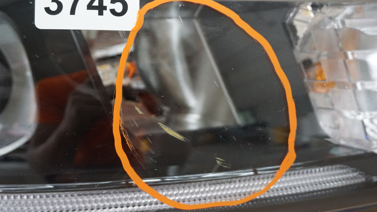 2019-2021 KIA SEDONA FRONT RIGHT PASSENGERS SIDE HEADLIGHT OEM