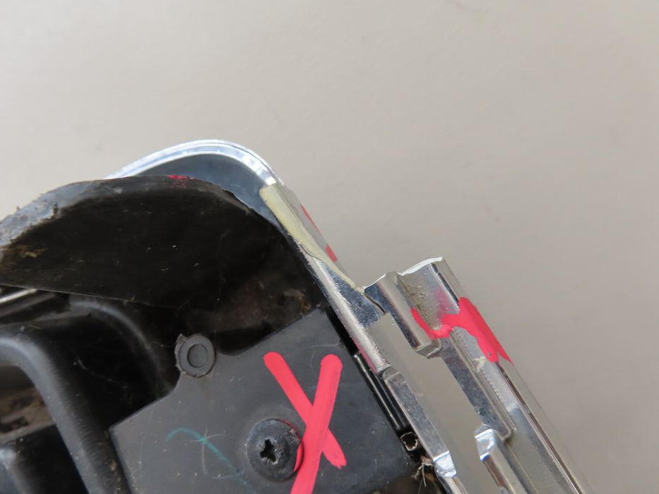 2015-2020 GMC YUKON FRONT UPPER GRILLE GRILL OEM