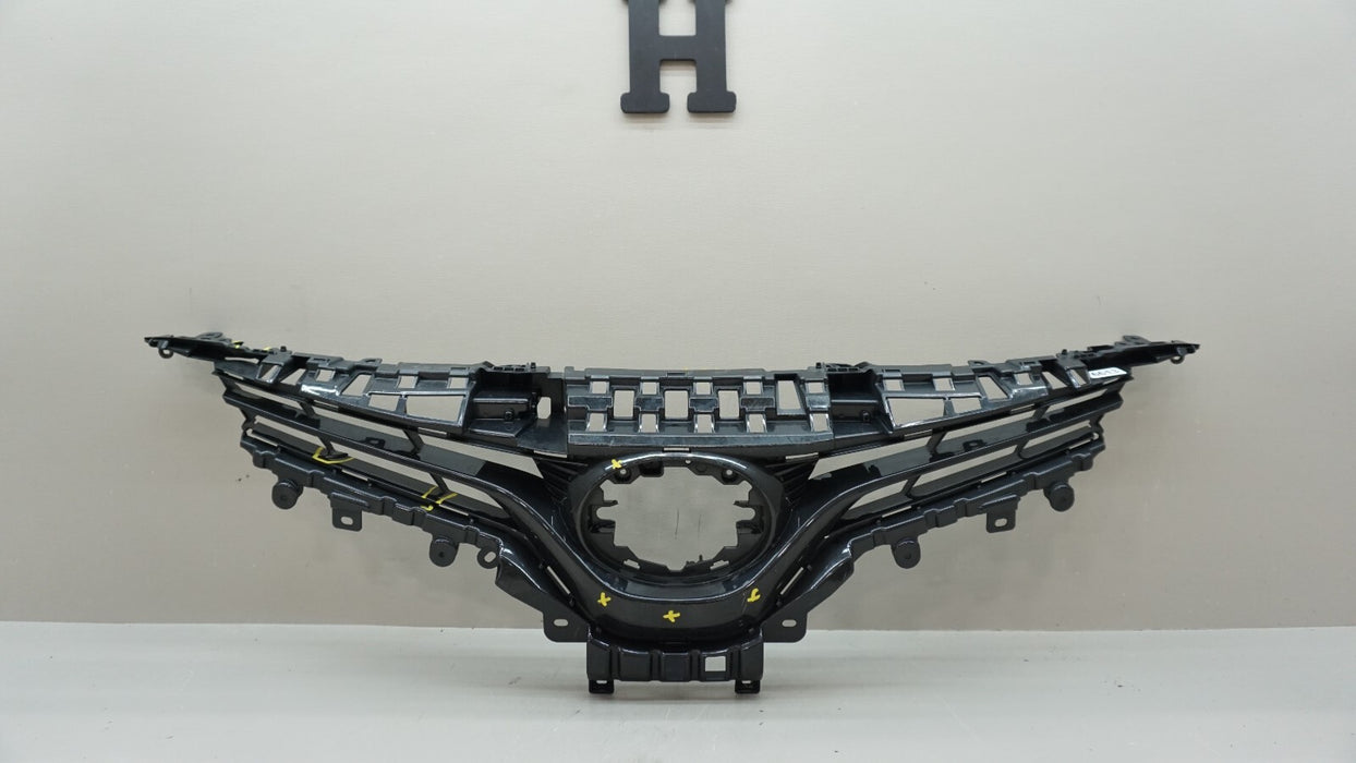 2018-2020 TOYOTA CAMRY XLE FRONT UPPER GRILLE OEM 18 19 20