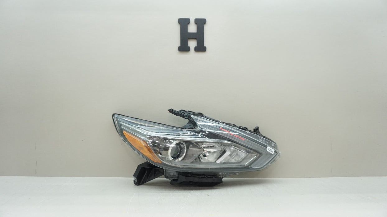 2016-2018 NISSAN ALTIMA FRONT RH RIGHT PASSENGER SIDE HALOGEN HEADLIGHT OEM