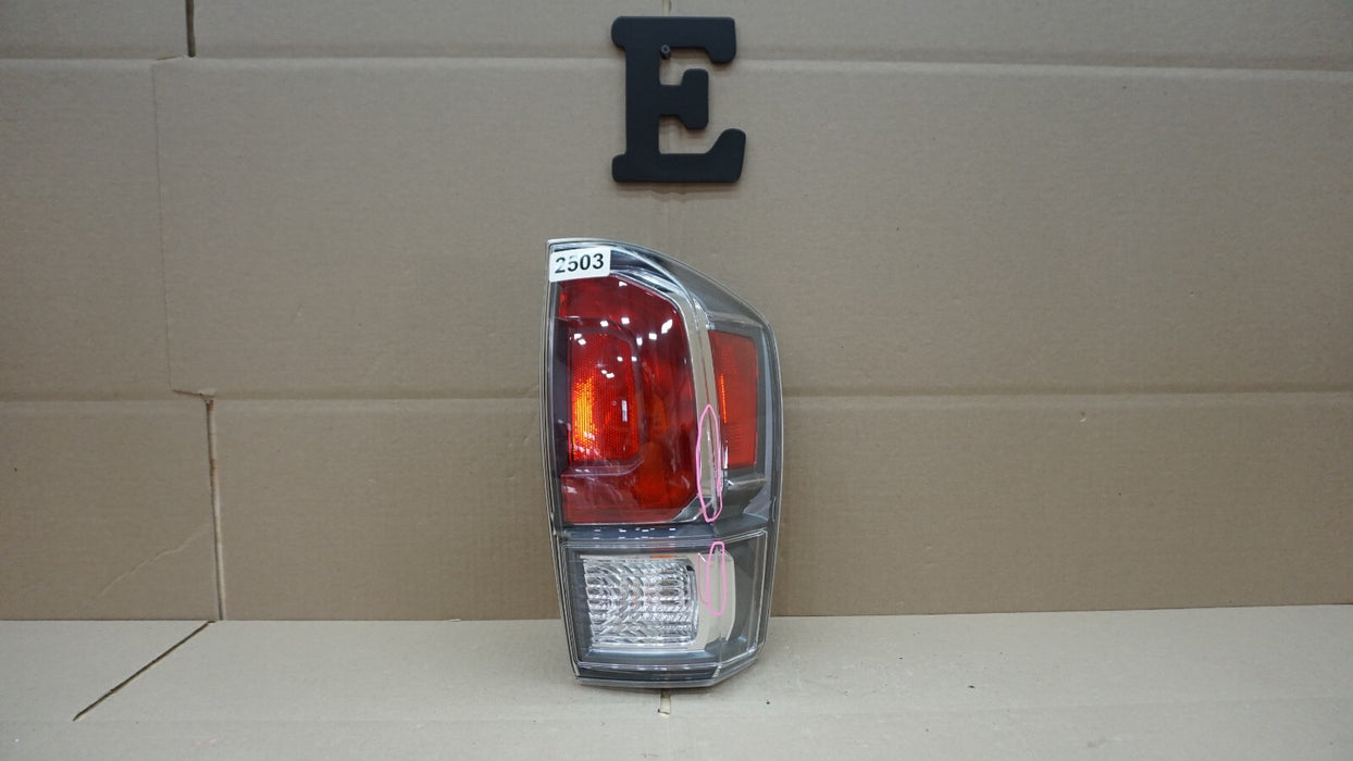 2015-2019 TOYOTA TACOMA REAR RIGHT PASSENGER SIDE TAIL LIGHT OEM 15 16 17 18 19