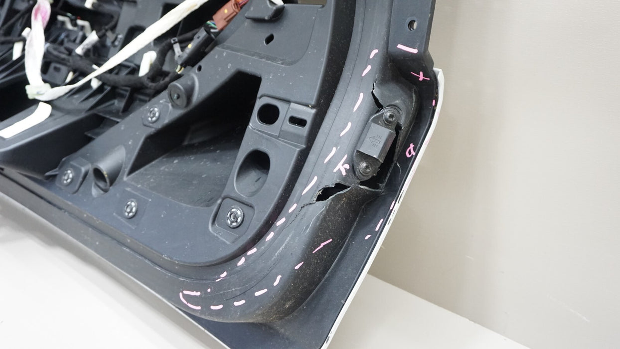 2019-2022 JEEP CHEROKEE LATITUDE REAR TAILGATE LIFTGATE OEM