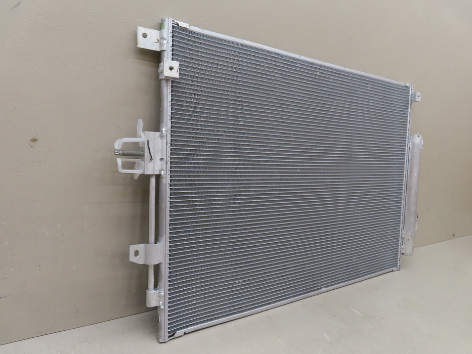 2019-2022 JEEP CHEROKEE FRONT A/C AIR CONDITIONING CONDENSER 68399028AB OEM