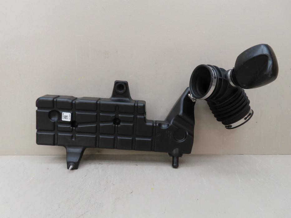 2018-2023 BUICK ENCLAVE CHEVROLET TRAVERSE AIR CLEANER OUTLET DUCT OEM 84522148