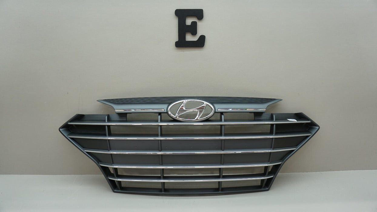 NEW!!! 2019-2020 HYUNDAI ELANTRA FRONT MAIN GRILLE W/ EMBLEM OEM 86352-F2BA0