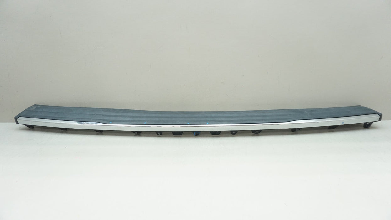 2015-2020 CHEVROLET TAHOE GMC YUKON REAR BUMPER STEP PLATE COVER OEM 29936468