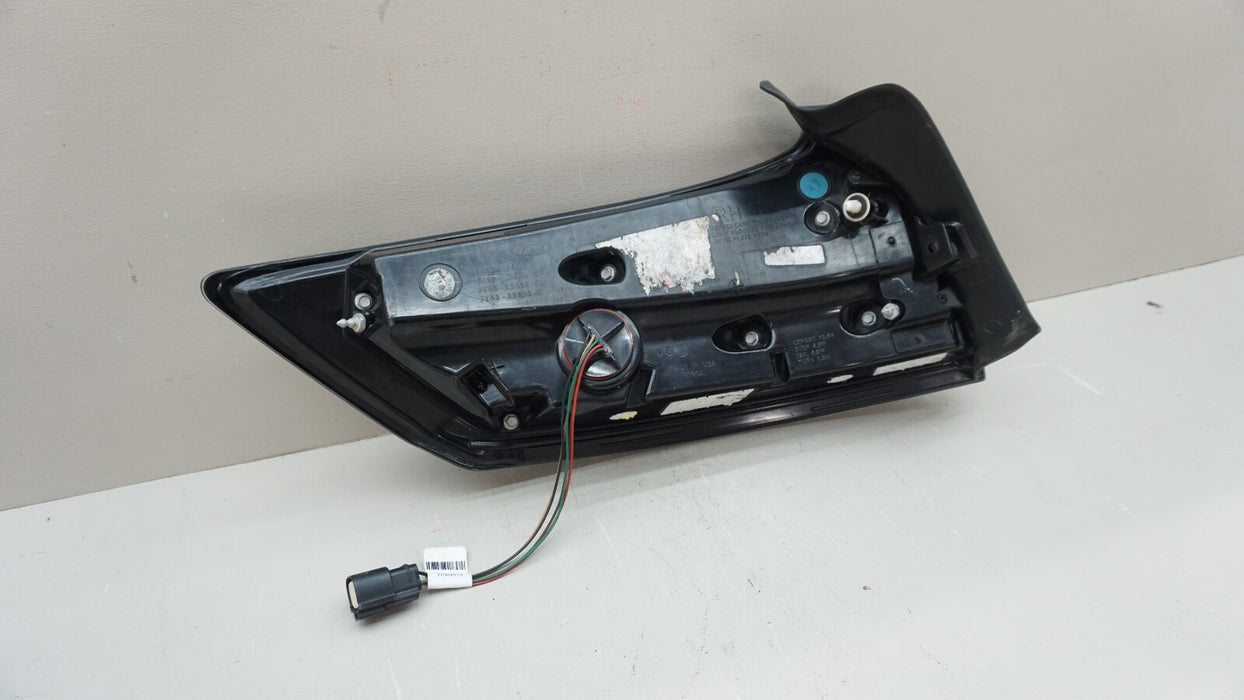 2015-2018 FORD EDGE REAR RIGHT PASSENGER SIDE TAIL LIGHT OEM 15 16 17 18