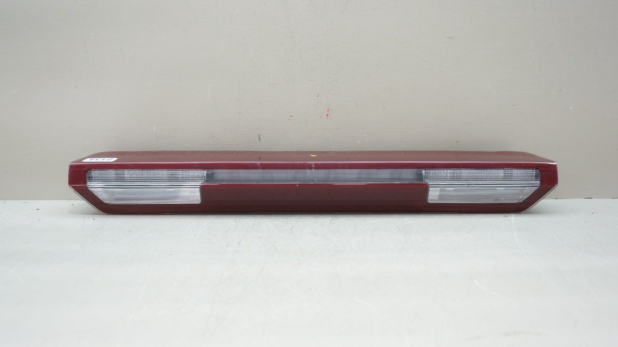 2019-2025 CHEVROLET SILVERADO 1500 2500 REAR TOP THIRD BRAKE LIGHT OEM 84419006