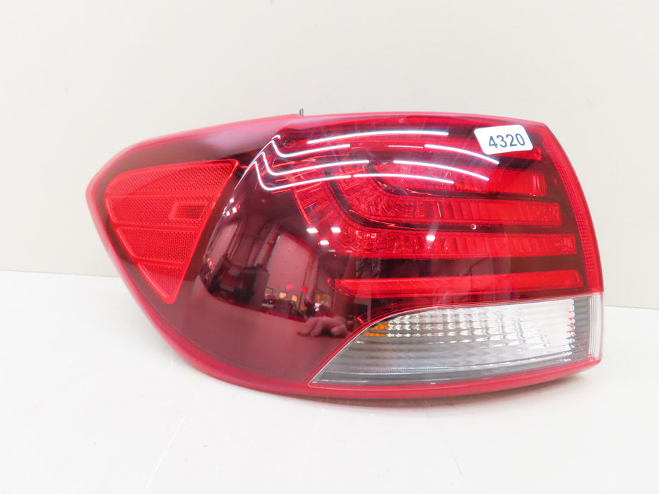 2019-2020 KIA SORENTO LEFT DRIVER SIDE OUTER TAIL LIGHT HALOGEN OEM 92401-C650