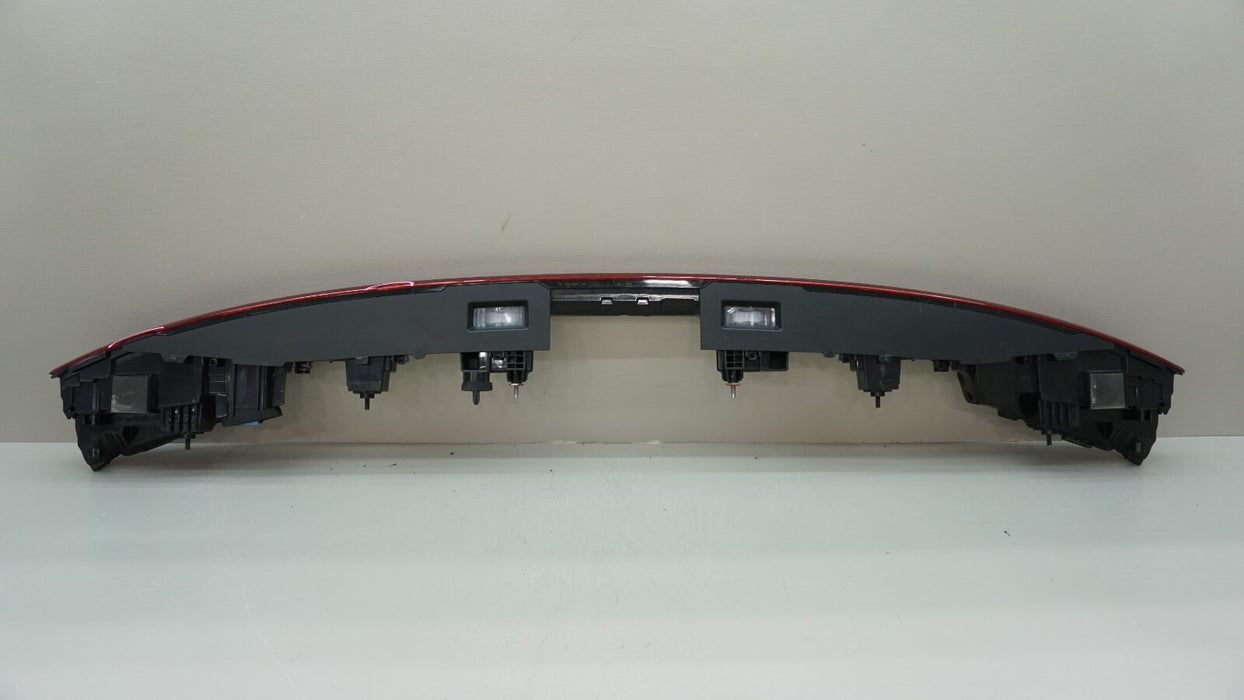 2019-2022 AUDI E-TRON CENTER DECK LID LED TAIL LIGHT 4KE.945.095.G OEM 20 21