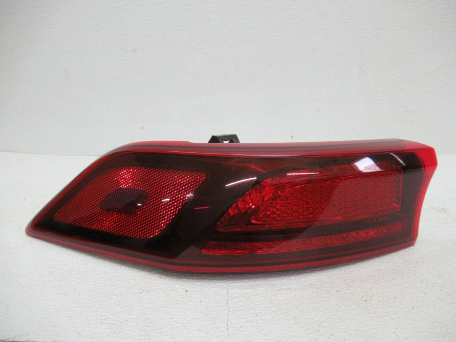2021 - 2022 KIA CARNIVAL LXS REAR LEFT DRIVER SIDE TAIL LIGHT LAMP 92401-R0 OEM