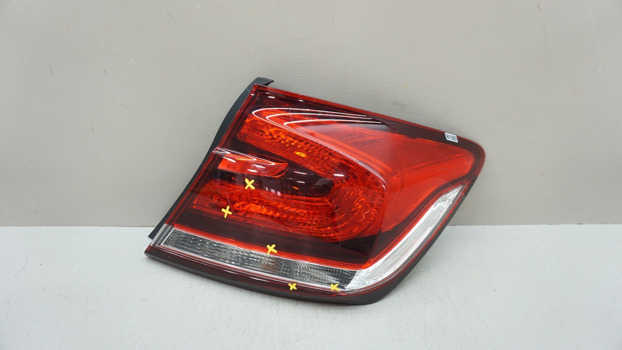 2013-2015 HONDA CIVIC SEDAN REAR RIGHT PASSENGER SIDE TAIL LIGHT OEM 13 14 15
