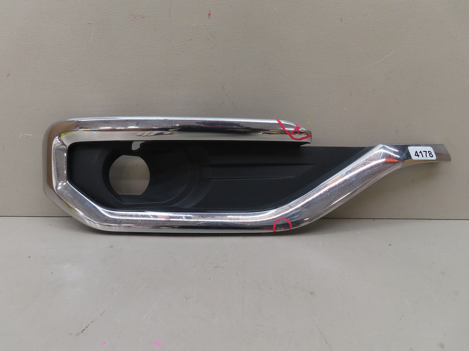 2017-2019 GMC ACADIA FRONT RIGHT PASSENGER SIDE FOG LIGHT COVER BEZEL OEM