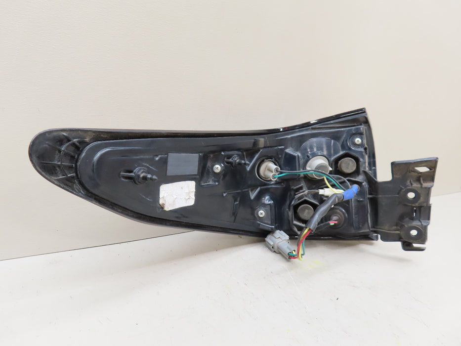 2015-2018 NISSAN MURANO REAR RIGHT PASSENGER TAIL LIGHT OUTER OEM