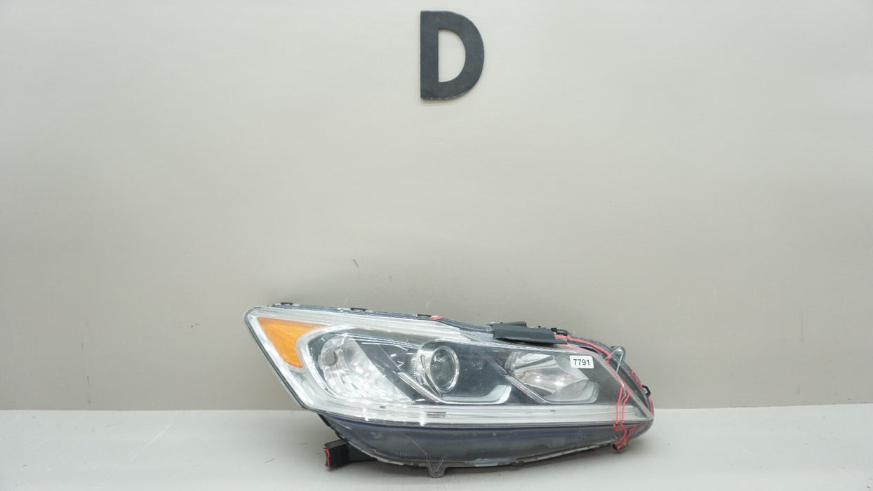 2016-2017 HONDA ACCORD FRONT RH RIGHT PASSENGER SIDE HEADLIGHT HALOGEN OEM