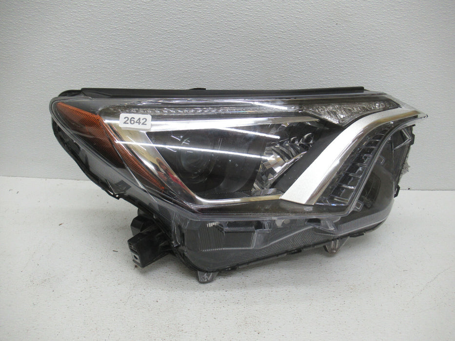 2016 2017 2018 TOYOTA RAV4 RIGHT HEADLIGHT LAMP OEM