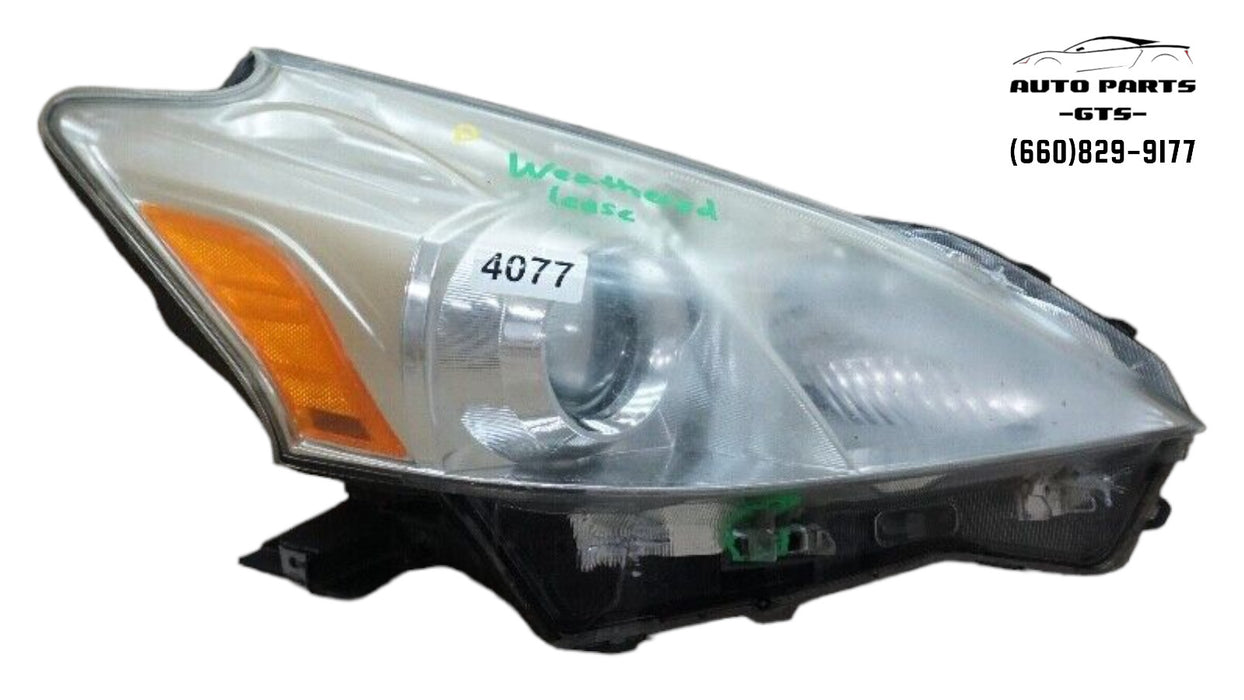 2012-2014 TOYOTA PRIUS V FRONT RH RIGHT PASSENGER SIDE HEADLIGHT OEM