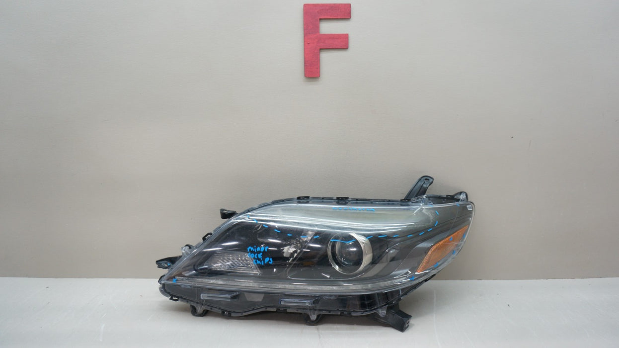 2015-2020 TOYOTA SIENNA FRONT LEFT DRIVER SIDE HALOGEN BLACK HEADLIGHT OEM