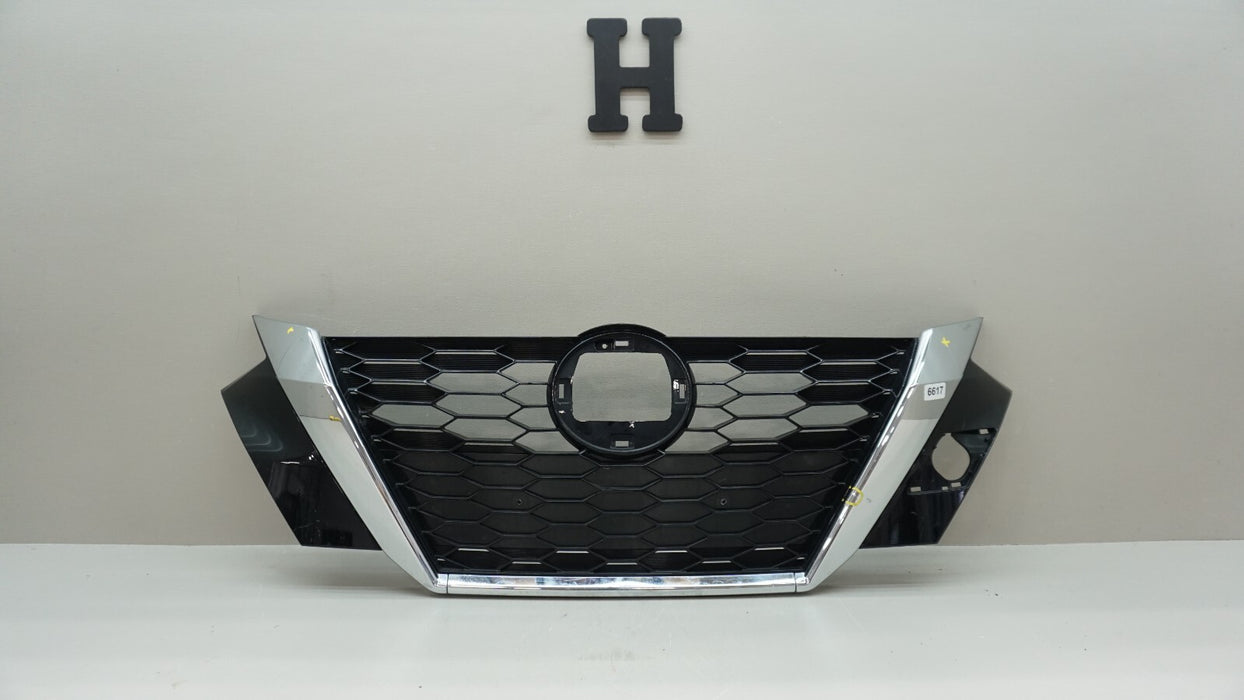 2020-2022 NISSAN SENTRA FRONT CENTER RADIATOR GRILLE 623106LB0A OEM