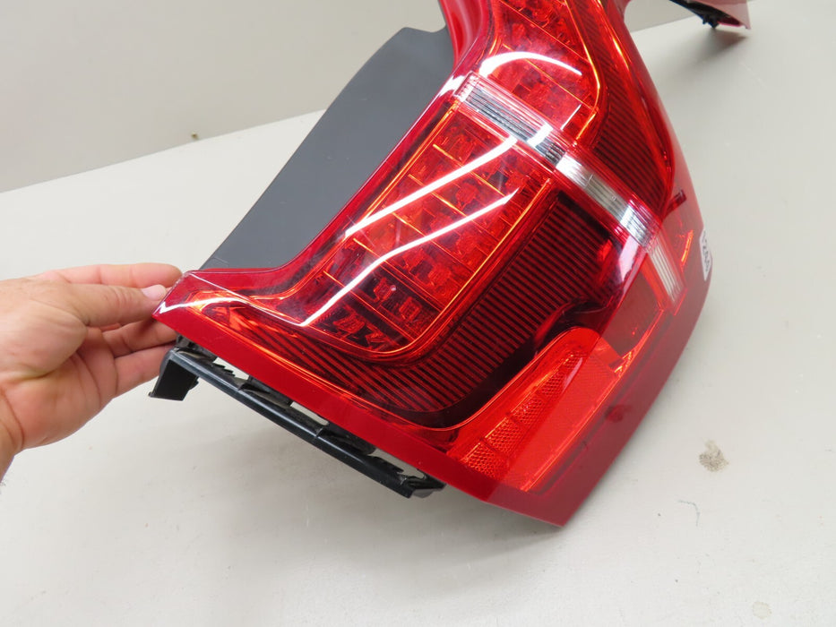 2016 - 2019 VOLVO XC90 REAR RIGHT PASSENGER SIDE TAILLIGHT STOP BRAKE LAMP OEM