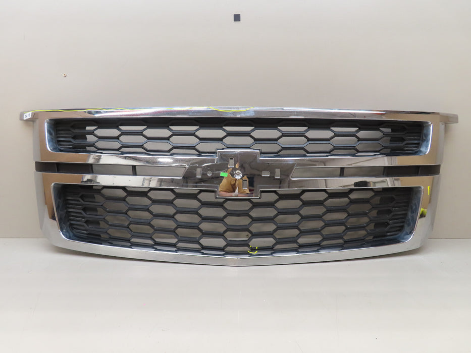 2015-2020 CHEVROLET TAHOE/SUBURBAN FRONT RADIATOR GRILL GRILLE OEM 23440914