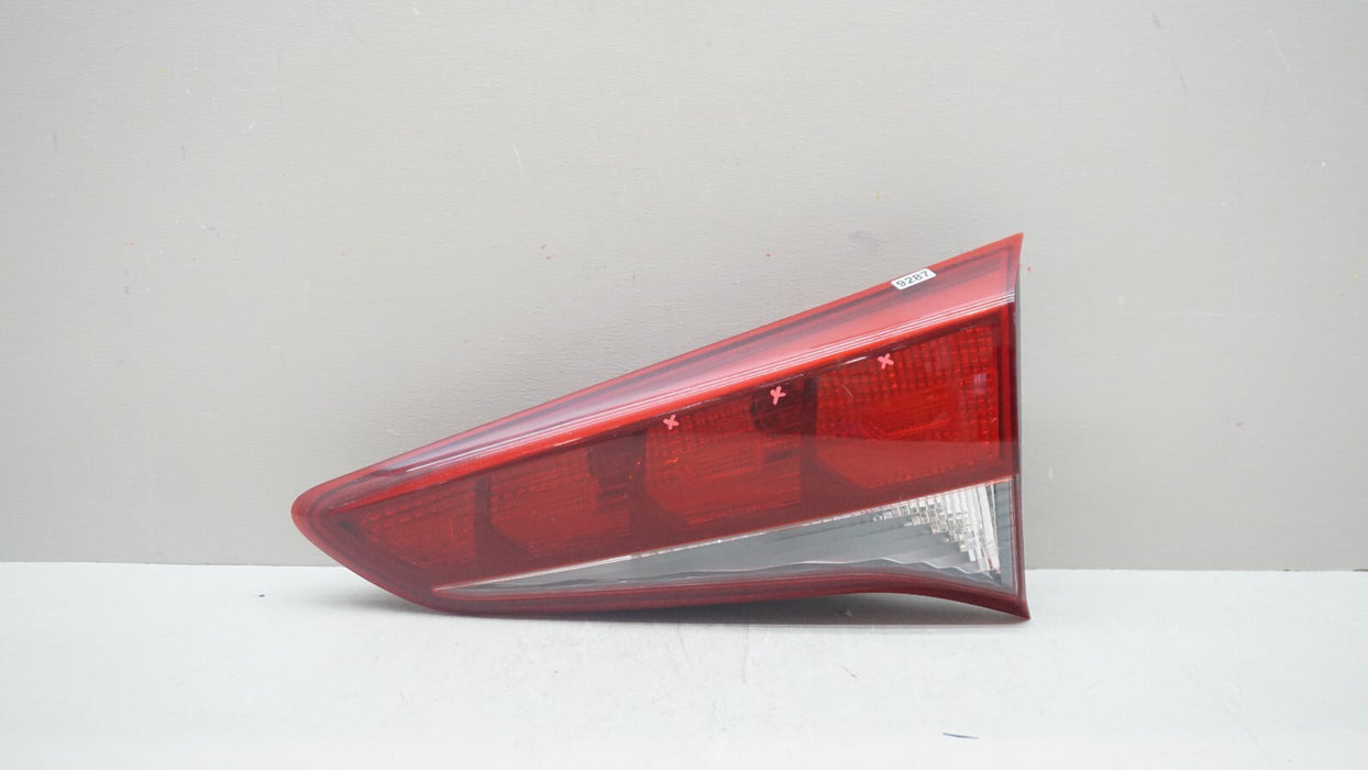 2016-2018 HYUNDAI TUCSON REAR RH RIGHT PASSENGER SIDE INNER TAIL LIGHT OEM