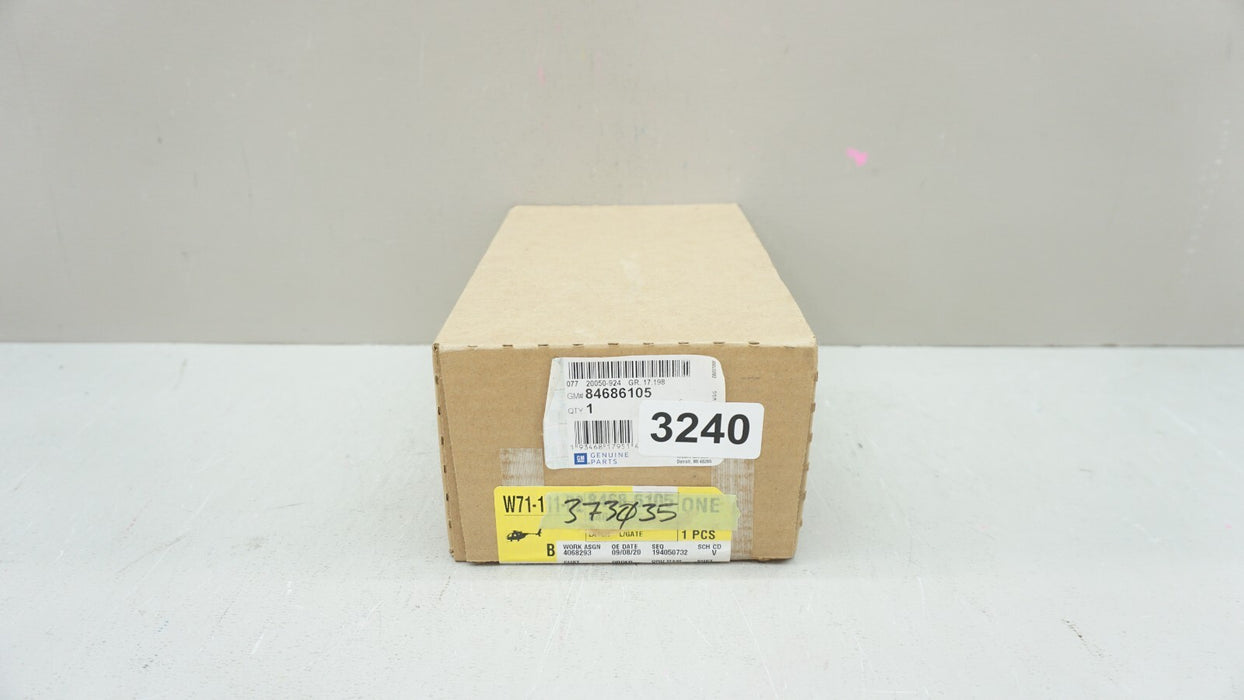 2015-2021 GM ESCALADE SUBURBAN TAHOE YUKON TAILGATE WINDOW LATCH OEM 84686105