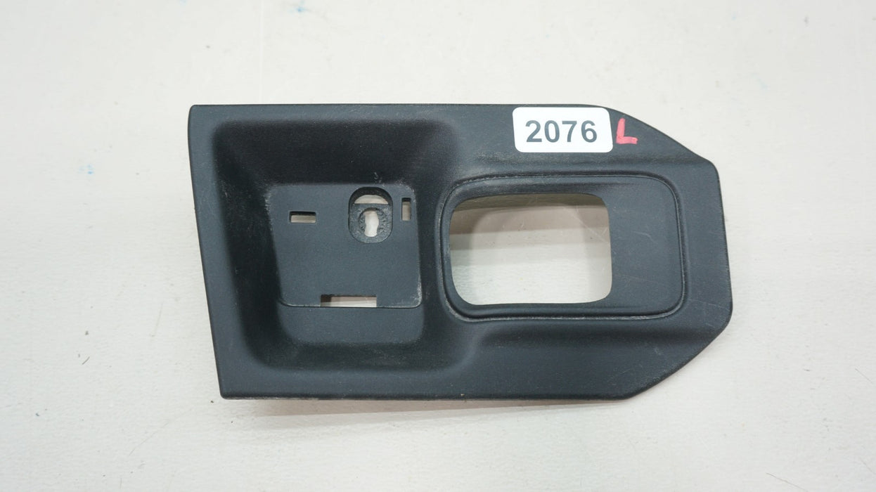 2013-2018 DODGE RAM 1500 2500 RIGHT SIDE DOOR HANDLE BEZEL TRIM OEM 1WD58TRM