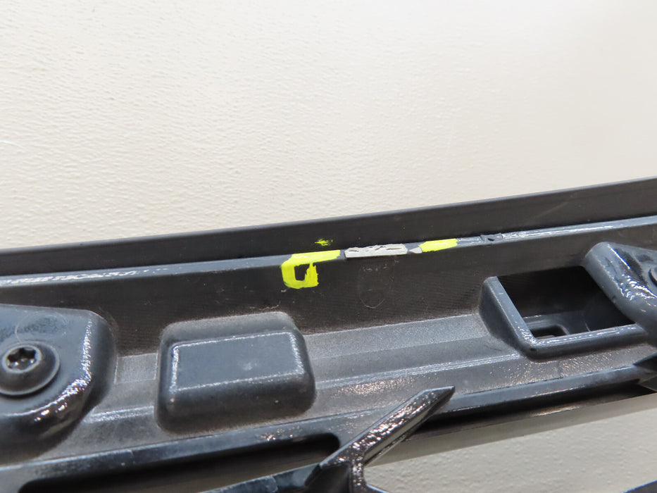 2019-2022 CADILLAC XT4 SPORT FRONT RADIATOR GRILLE GRILL W/EMBLEM OEM 84582860