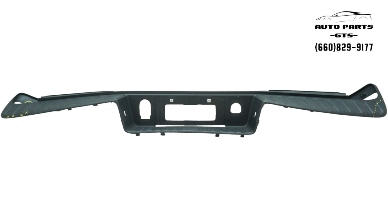 2014-2018 CHEVROLET SILVERADO REAR UPPER BUMPER COVER STEP PAD OEM GMW15188