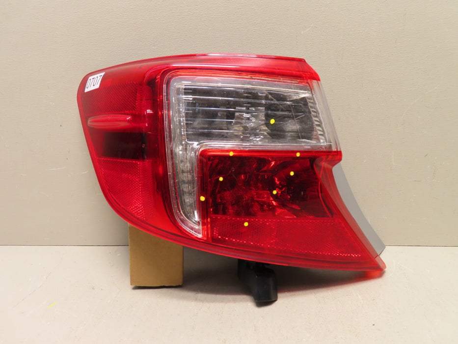 2012 2014 TOYOTA CAMRY LEFT DRIVER SIDE OUTER TAIL LIGHT HALOGEN OEM