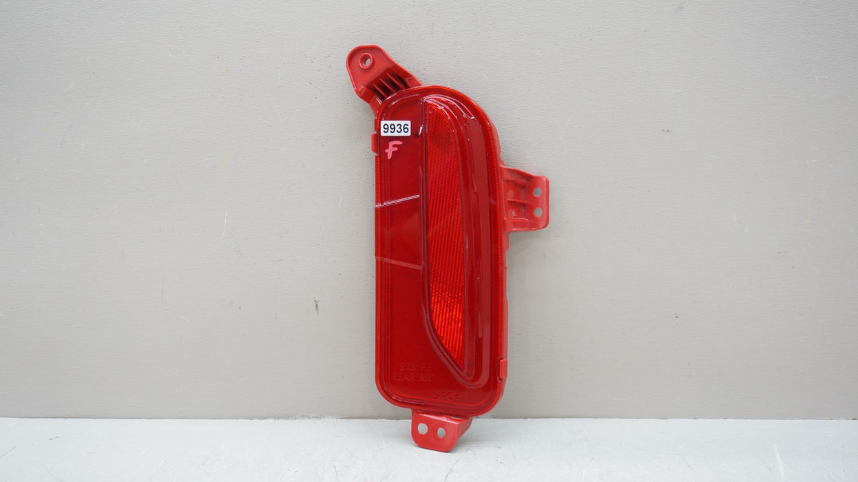 2023-2025 KIA SOUL REAR RIGHT PASSENGER SIDE BUMPER REFLECTOR OEM 92406-K0510