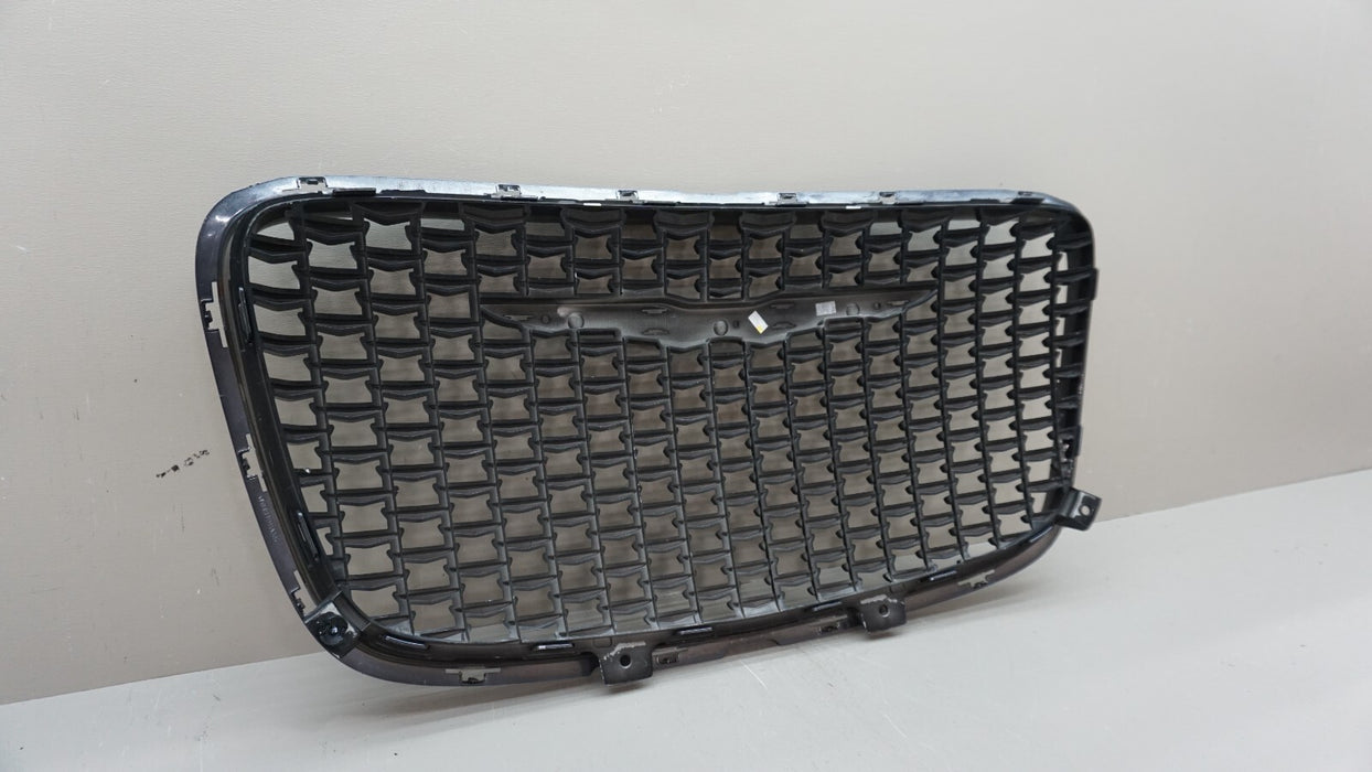 2015-2021 CHRYSLER 300 FRONT MAIN UPPER GRILLE 5SW18TRMAD OEM