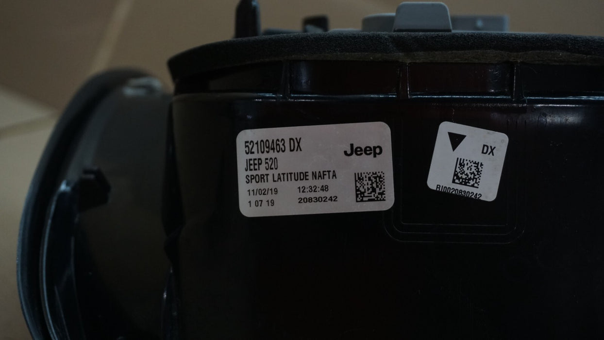 2015-2020 JEEP RENEGADE REAR RIGHT PASSENGERS TAIL LIGHT OEM 15 16 17 18 19 20