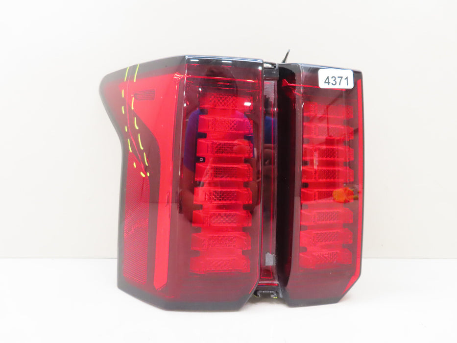 2021-2023 KIA SORENTO REAR LEFT DRIVER SIDE TAIL LIGHT OEM 92401-R5