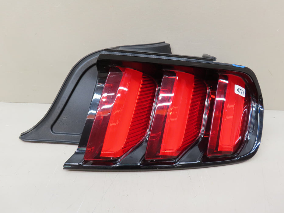 2015-2017 FORD MUSTANG RIGHT PASSENGER TAIL LIGHT LAMP LED OEM