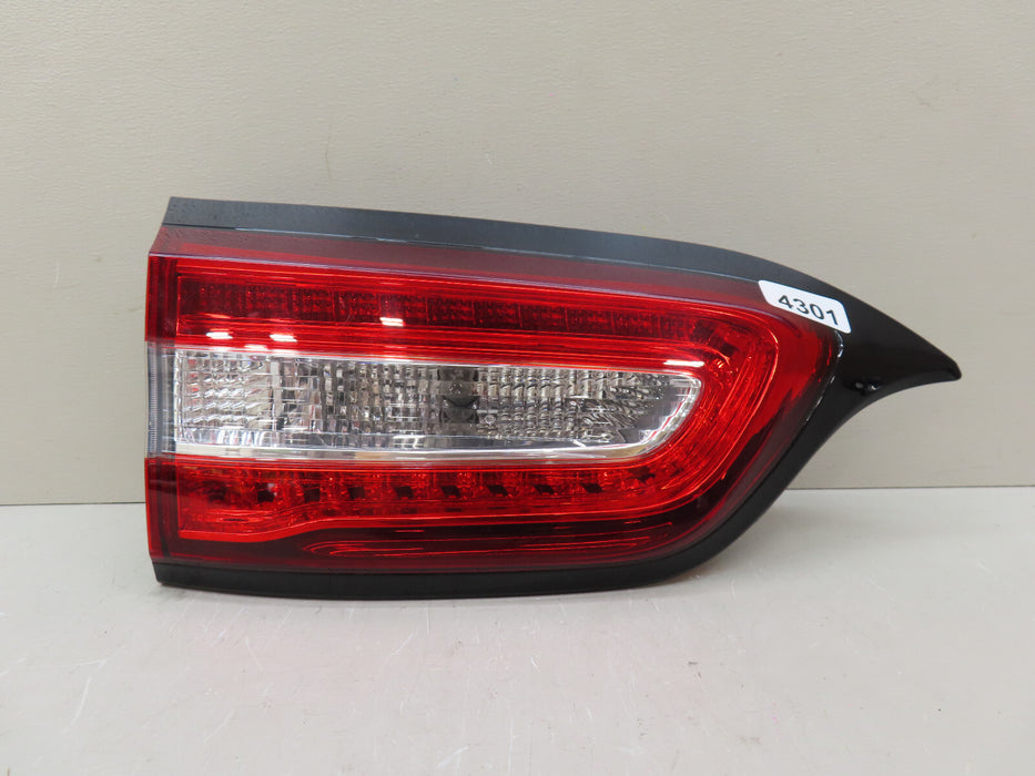 2014-2018 JEEP CHEROKEE REAR LEFT DRIVER SIDE TAIL LIGHT INNER OEM 68102920AC