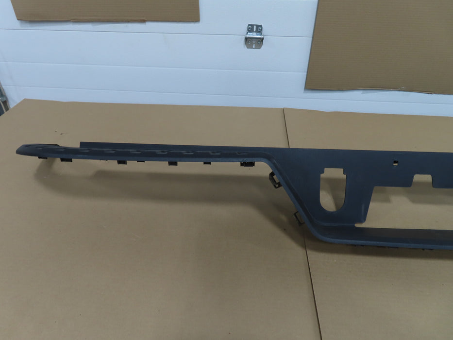 2019-2021 CHEVROLET SILVERADO REAR BUMPER COVER PANEL STEP PAD 812548818 OEM