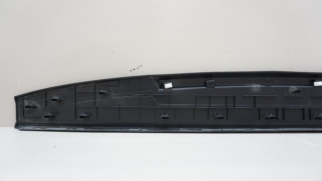 2019-2022 CHEVROLET SILVERADO GMC SIERRA 1500 REAR TRUNK MOLDING 84493626 OEM